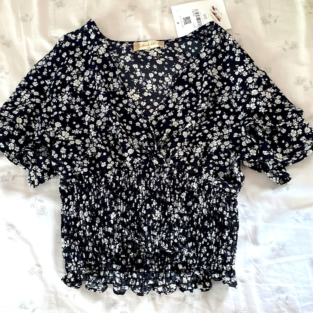 super cute black and white floral top from altard state
